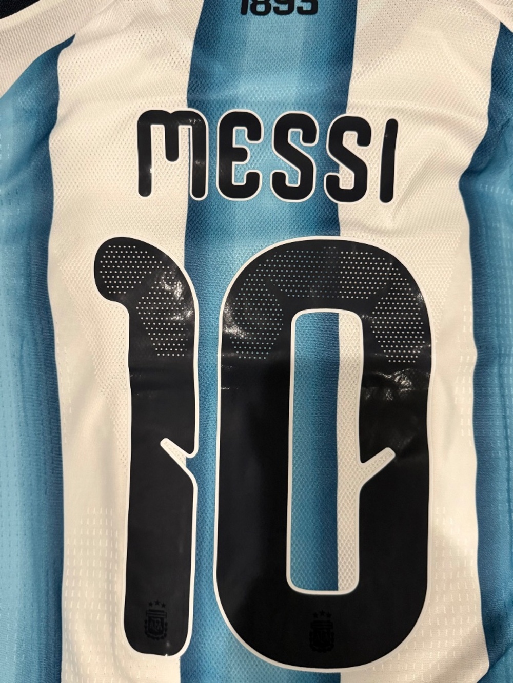 MESSI -Adidas Argentina Home Jersey #10 – – Size M – NEW WITH TAGS - Picture 7 of 8